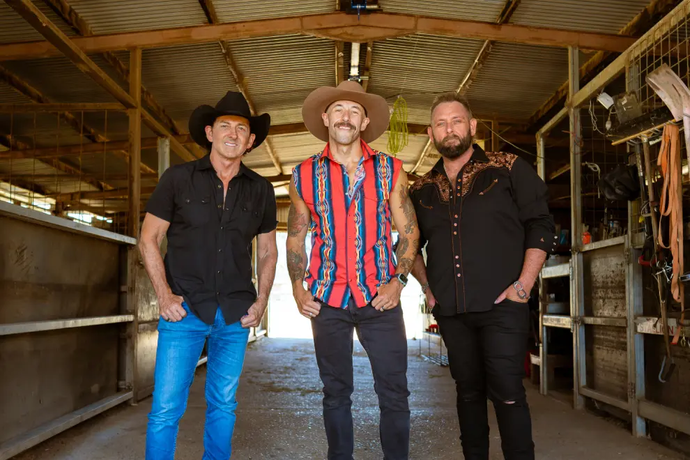 Lee Kernaghan with The Wolfe Brothers