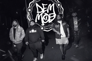 DEM MOB