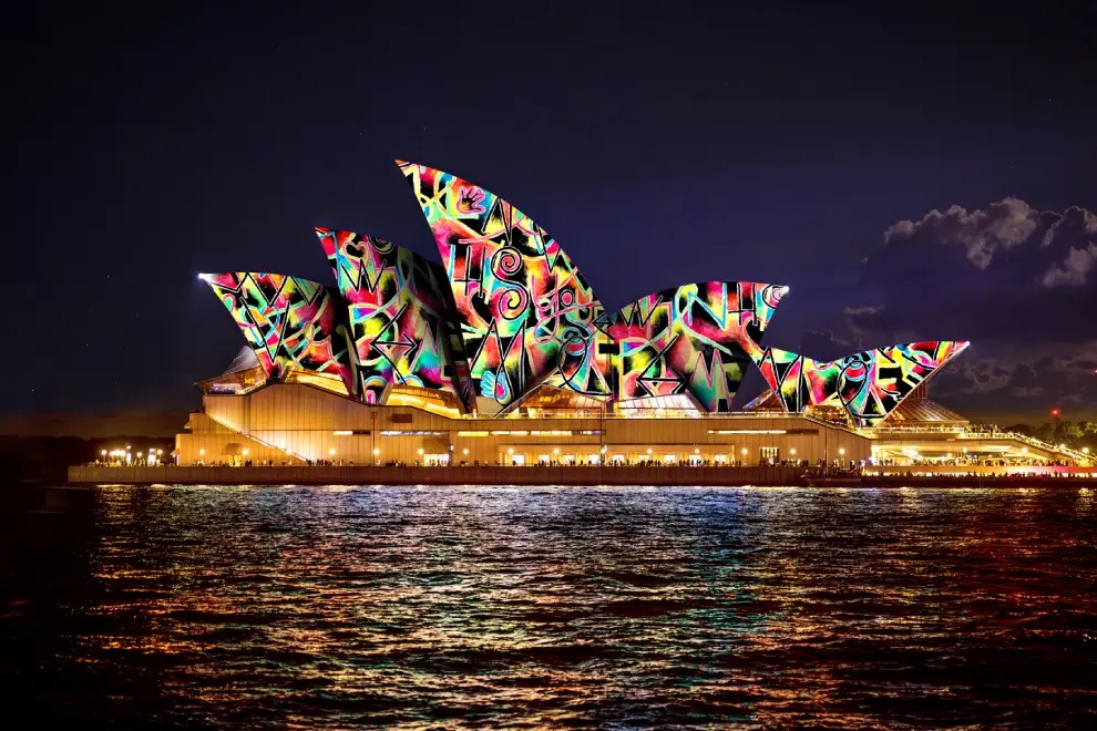 Lighting of the Sails: Kiss of Light at the Sydney Opera House