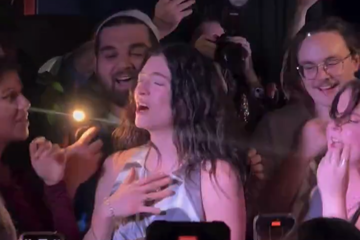 Lorde dancing with fans @ Mary's Underground