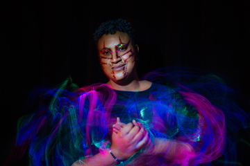 PREMIERE: Samuel Gaskin Returns With Euphoric New Single, 'The Gift'