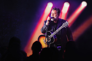Russell Crowe To Bring His 'Indoor Garden Party' To Sydney For One Night Only Event
