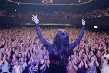 Cults, Diverse Brains & Pop Pleasures: Five Things We Learned From Pub Choir Founder Astrid Jorgensen’s ‘Average At Best’