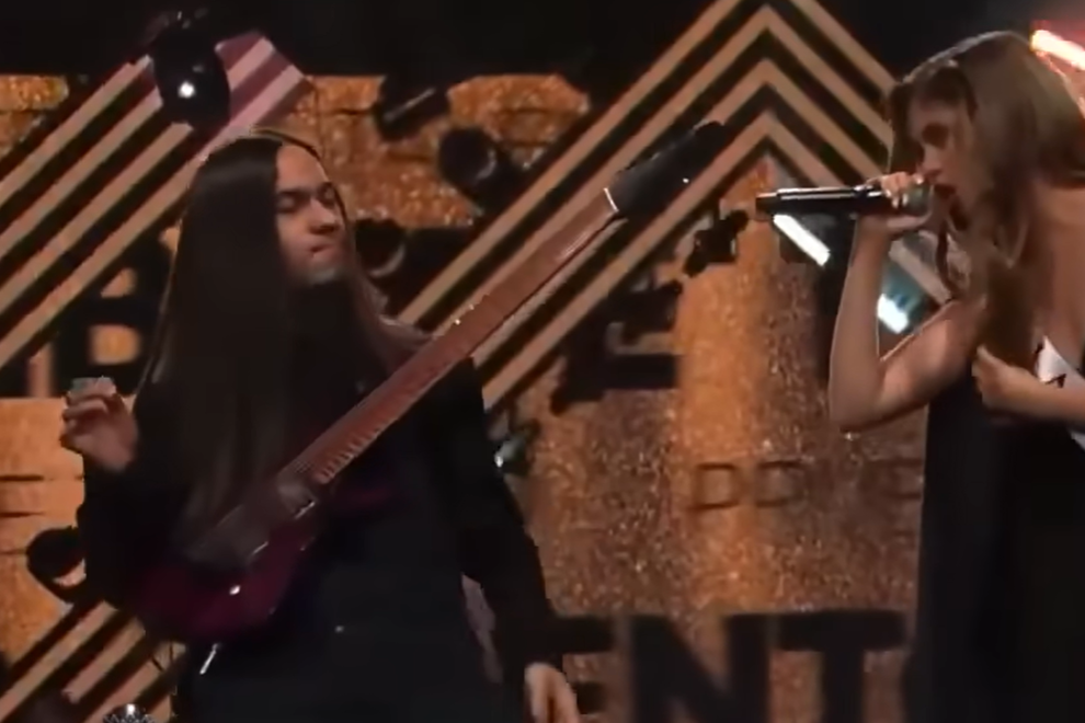 Ignacia Fernández and Carlos Palma performing live