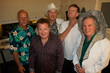 Freddy Strauks, Greg Macainsh, Red Symons and Bob Starkie with Ross Wilson