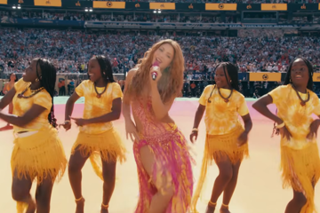 Shakira, The Muppets, Justin Bieber & More Perform At FIFA World Cup Halftime Show