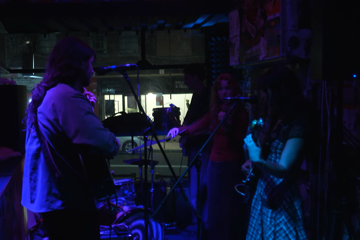 sover performing at Lazy Thinking
