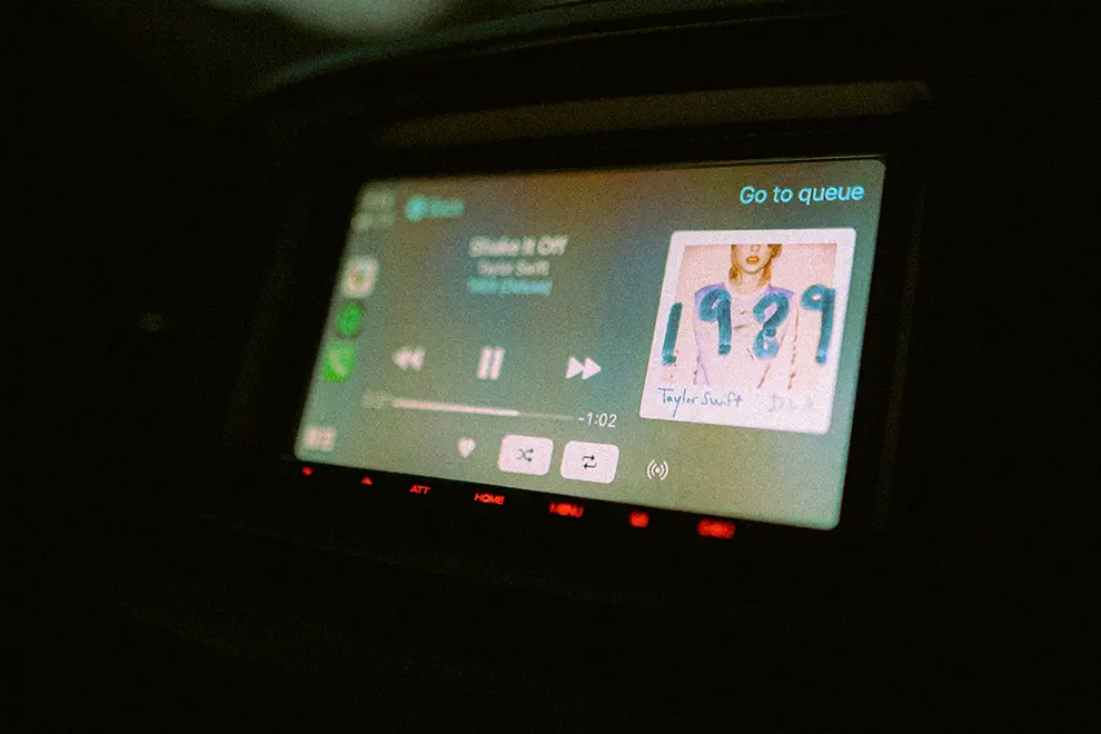 Taylor Swift's '1989' on CarPlay