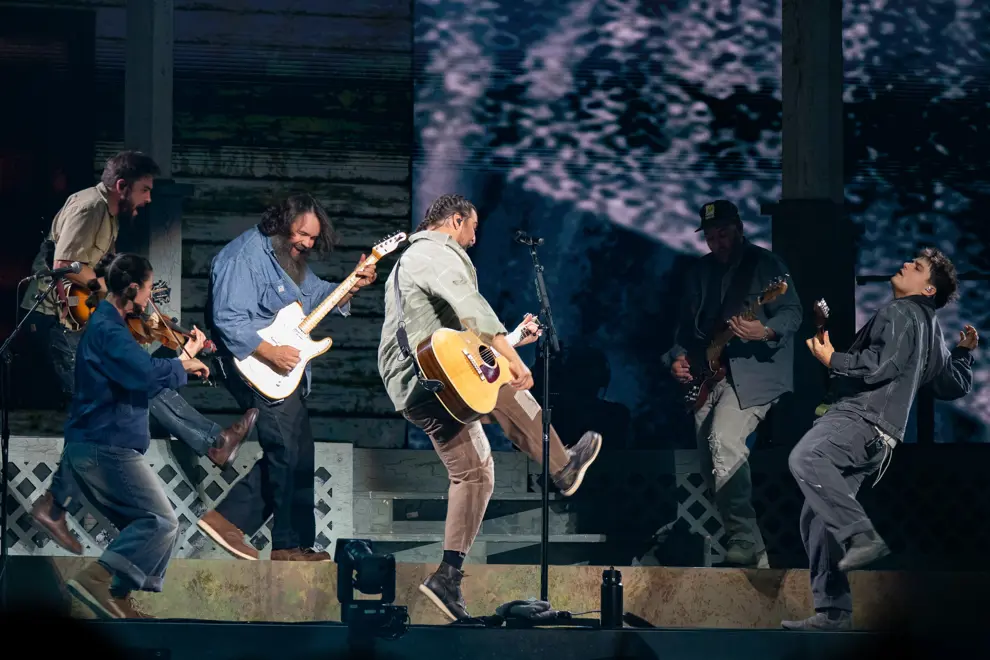 Noah Kahan at Rod Laver Arena