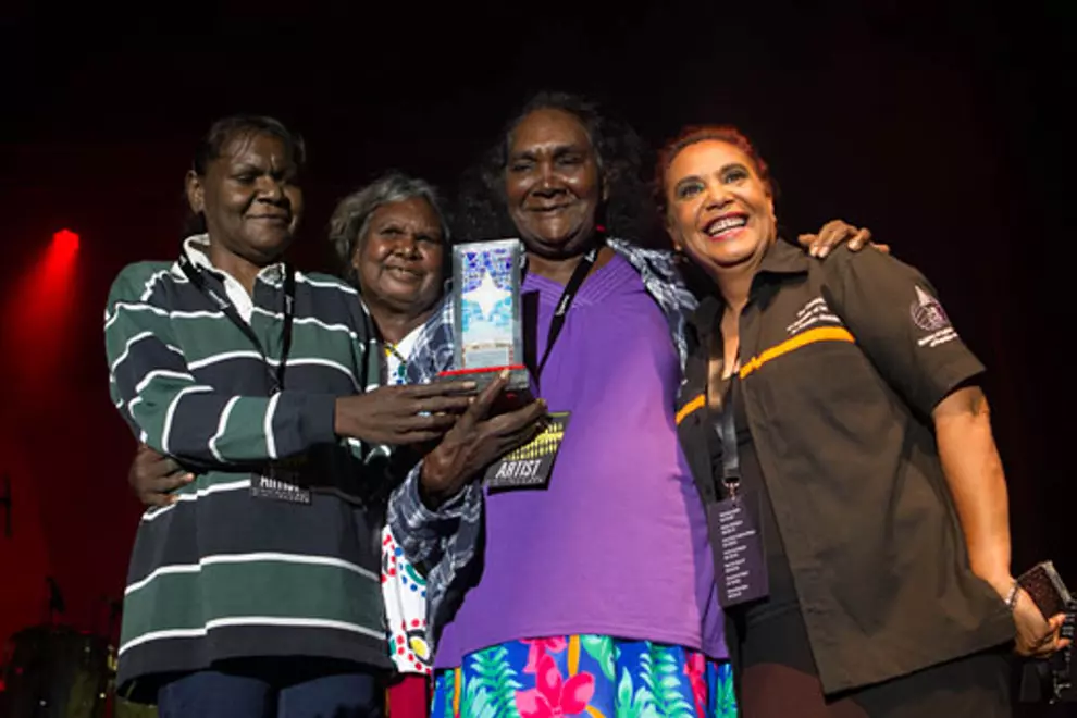 Shellie Morris and the Borroloola Songwomen