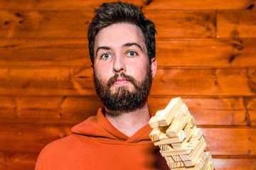 Premiere: Max Quinn details a panic attack in new single, Live Again