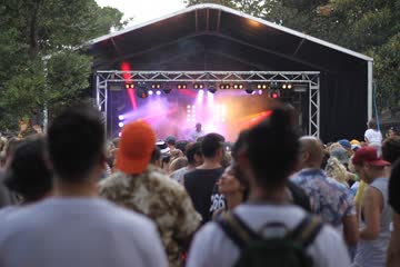 Going Out Of 'Left Field' at Field Day 2016